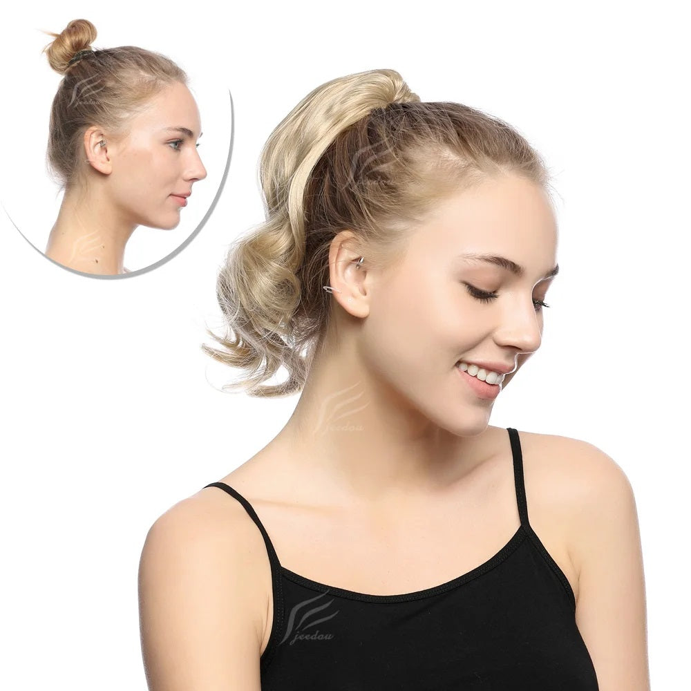 Coada par Blond cenusiu, ondulata, cu cleste