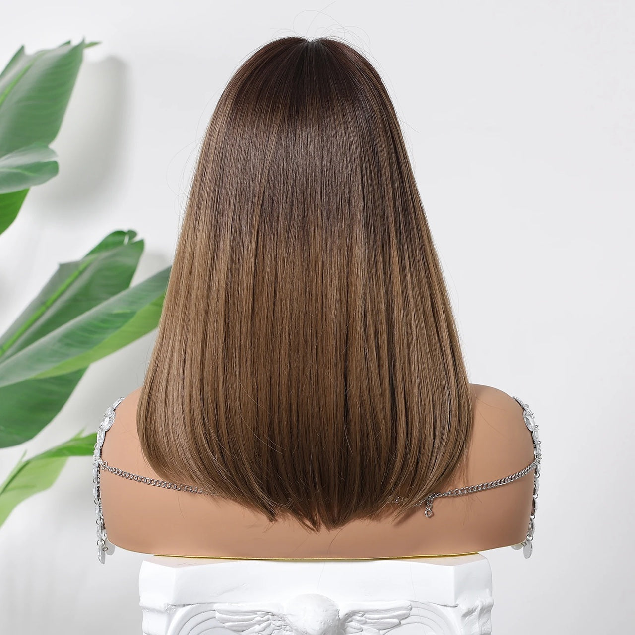 Peruca Saten deschis Ombre, par drept, cu breton, 50 cm