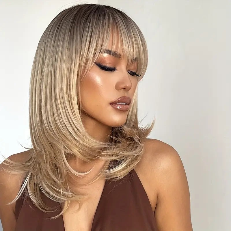 Peruca Ombre Blond Cenusiu Suvitat, par mediu drept, cu breton, 40 cm