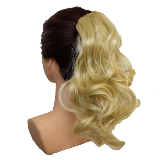 Coada par Blond cenusiu, ondulata, cu cleste