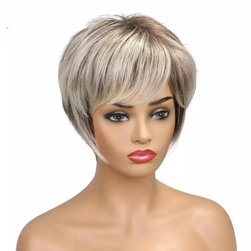 Peruca scurta Blond Cenusiu Suvitat, par drept