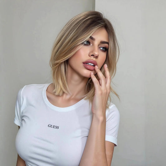 Peruca Blond mediu auriu cenusiu, 36 cm, par bob drept, cu semi breton