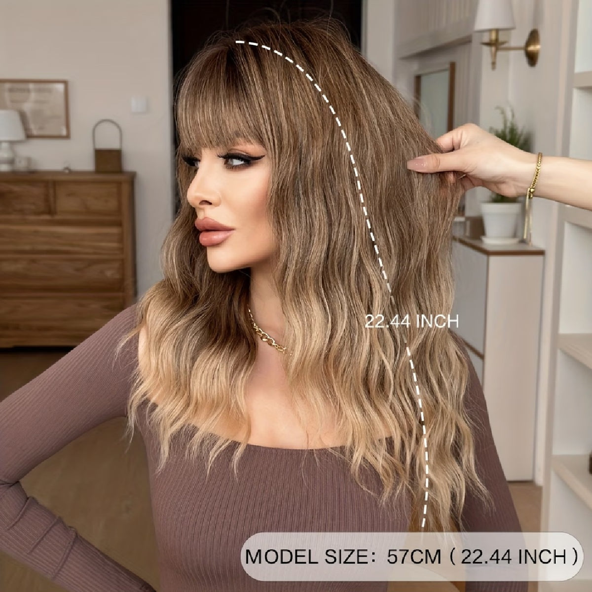 Peruca Blond Nisipiu Ombre, par mediu ondulat, cu breton, 57 cm