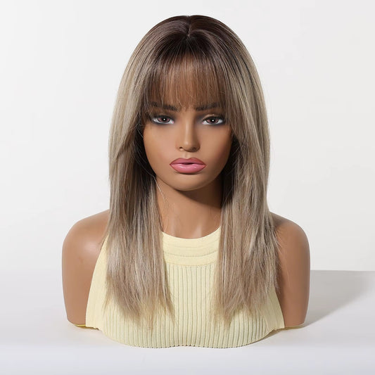 Peruca Blond Nisipiu suvitat, par mediu drept, cu breton, 40 cm