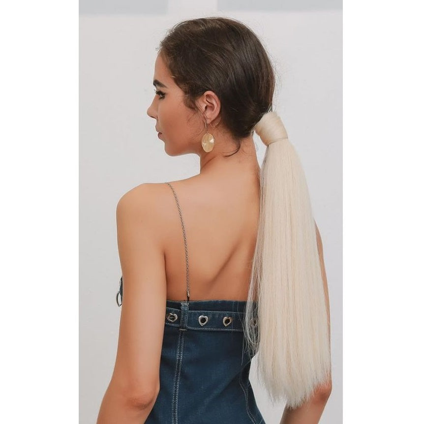 Coada par Blond platinat dreapta, cu suvita laterala