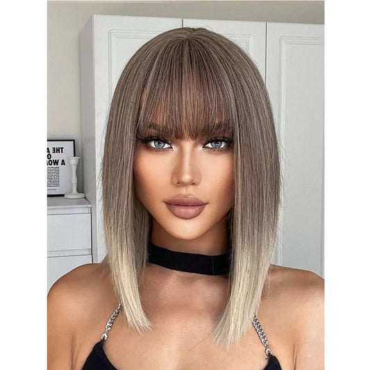 Peruca Ombre Blond cenusiu, par bob drept, cu breton, 40 cm