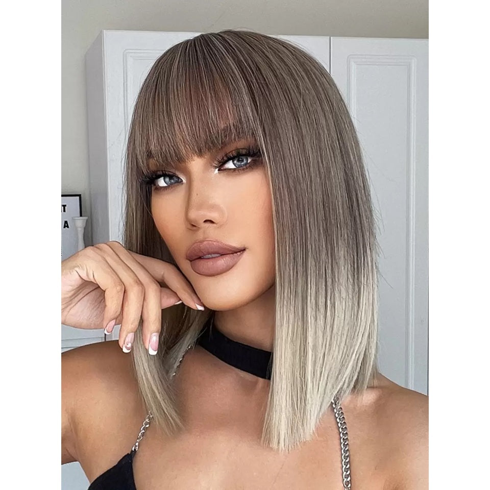 Peruca Ombre Blond cenusiu, par bob drept, cu breton, 40 cm